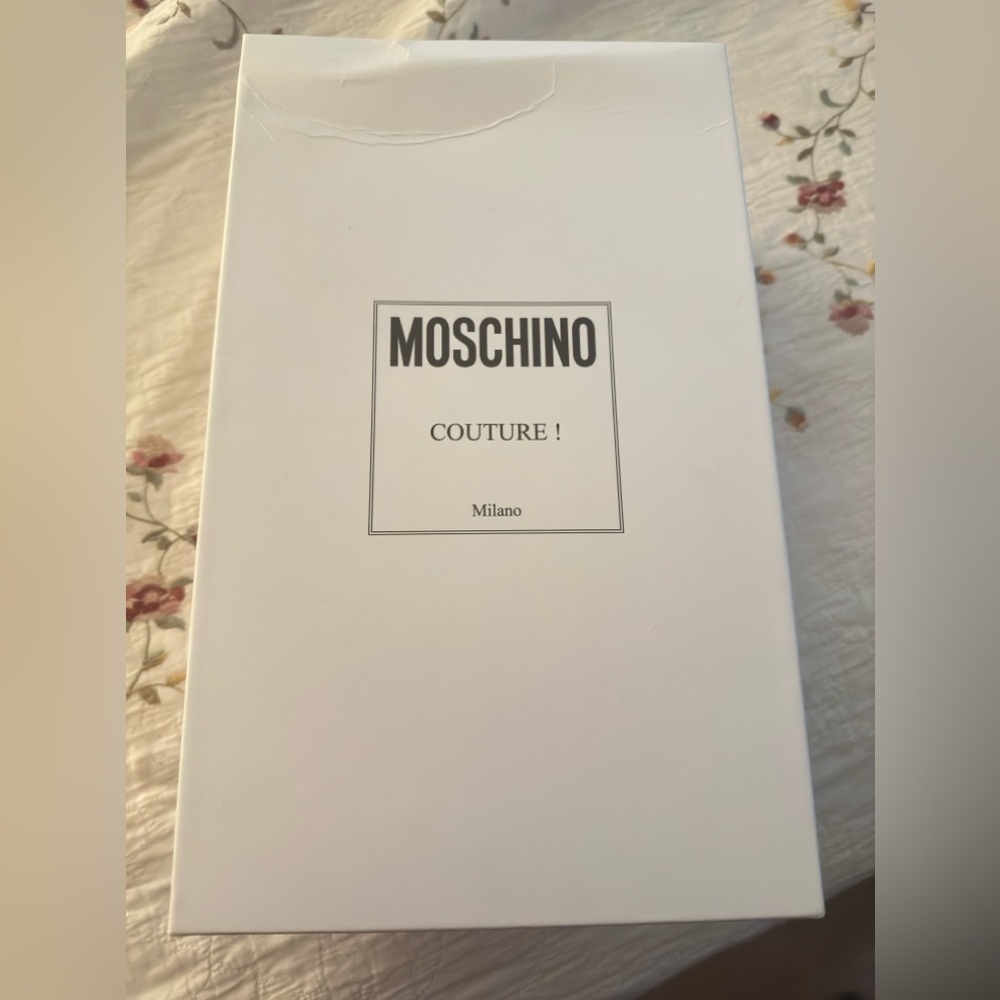 Brand new Moschino sandals comes with dust bag and box in size 5